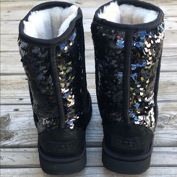 SOLD New Ugg classic short sequin boot size 6 - Picture 4 of 5